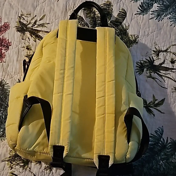 Backpack - Picture 3 of 6